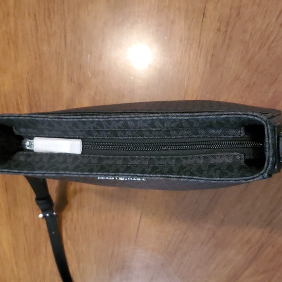 NWT Michael Kors jet set travel large messenger - Picture 6 of 11